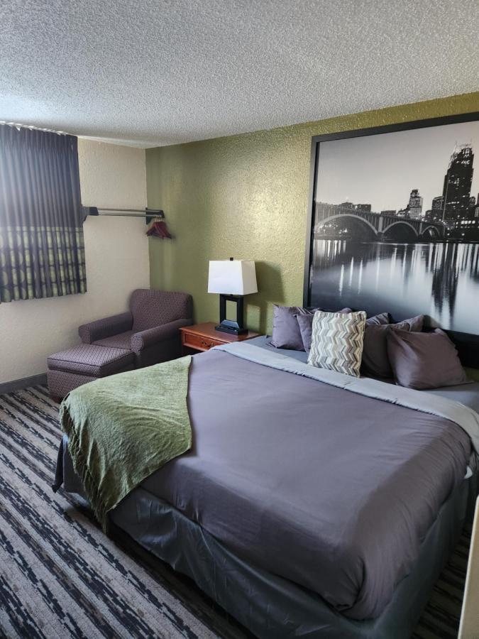 Bison Plains Lodge Moorhead ภายนอก รูปภาพ